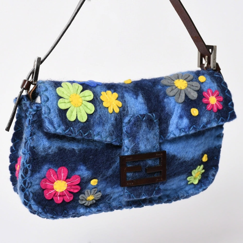 極美品 FENDI フェンディ マンマバケット ワンショルダーバッグ フェルト レザー フラワー パッチワーク ブルー シルバー金具 中古 4a001994
