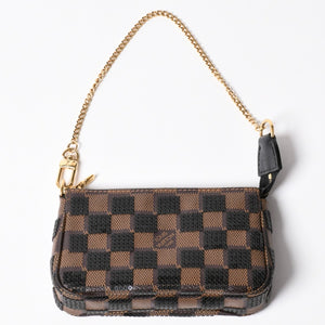 Very good condition LOUIS VUITTON Monogram Mini Pochette Accessory Damier Payette N63176 Sequins Used 4a002411