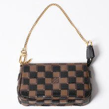 画像をギャラリービューアに読み込む, 極美品 LOUIS VUITTON ルイヴィトン モノグラム ミニポシェット アクセソワール ダミエパイエット N63176 スパンコール 中古 4a002411