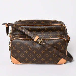 極美品 LOUIS VUITTON ルイヴィトン ナイル ショルダーバッグ M45244 モノグラム ブラウン PVC レザー ゴールド金具 中古 4a000376