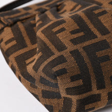 Load image into Gallery viewer, 極美品 FENDI フェンディ ハンドバッグ 8BK070 ズッカ柄 ブラウン レザー キャンバス ブラウン ゴールド金具 中古 4a002004