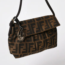 Load image into Gallery viewer, 極美品 FENDI フェンディ ハンドバッグ 8BK070 ズッカ柄 ブラウン レザー キャンバス ブラウン ゴールド金具 中古 4a002004