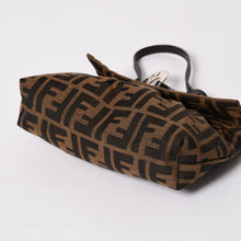 Load image into Gallery viewer, 極美品 FENDI フェンディ ハンドバッグ 8BK070 ズッカ柄 ブラウン レザー キャンバス ブラウン ゴールド金具 中古 4a002004