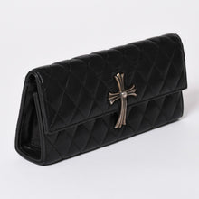 Load image into Gallery viewer, CHROME HEARTS クロムハーツ ディナーバッグ クラッチバッグ ラージクロス マトラッセ ラムスキン ブラック 美品 中古 4a002005