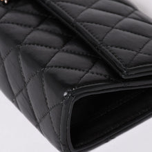 Load image into Gallery viewer, CHROME HEARTS クロムハーツ ディナーバッグ クラッチバッグ ラージクロス マトラッセ ラムスキン ブラック 美品 中古 4a002005