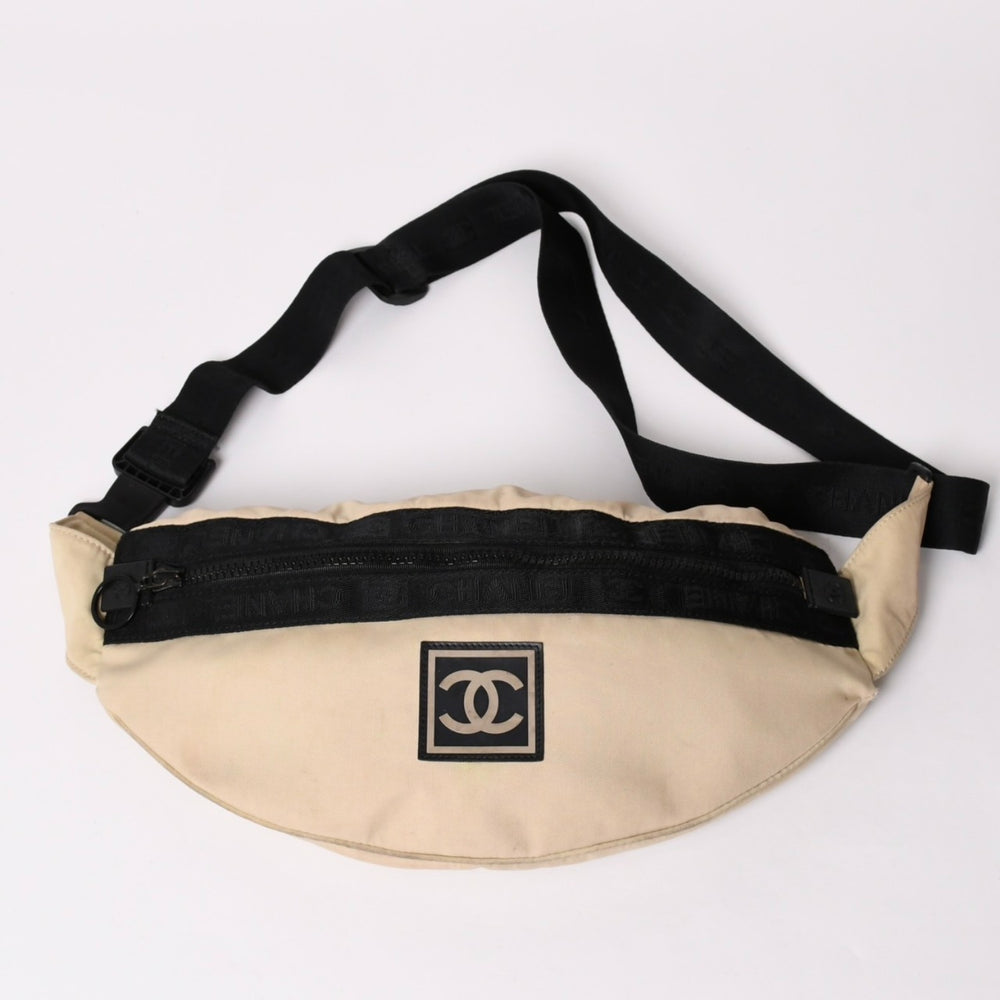 CHANEL シャネル スポーツライン ココマーク トラベルポーチ ウエストバッグ・ボディバッグ 7番台 ベージュ ブラック金具 美品 中古 4a002007