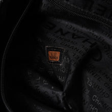 Load image into Gallery viewer, CHANEL シャネル スポーツライン ココマーク トラベルポーチ ウエストバッグ・ボディバッグ 7番台 ベージュ ブラック金具 美品 中古 4a002007