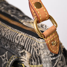 Load image into Gallery viewer, LOUIS VUITTON ルイヴィトン パウチィ ワンショルダーバッグ M95383 モノグラム デニム パッチワーク グレー 美品 中古 4a001985