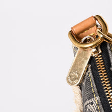 Load image into Gallery viewer, LOUIS VUITTON ルイヴィトン パウチィ ワンショルダーバッグ M95383 モノグラム デニム パッチワーク グレー 美品 中古 4a001985