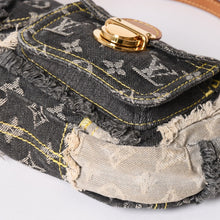 Load image into Gallery viewer, LOUIS VUITTON ルイヴィトン パウチィ ワンショルダーバッグ M95383 モノグラム デニム パッチワーク グレー 美品 中古 4a001985