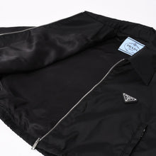 Load image into Gallery viewer, 極美品 PRADA プラダ クロップド ナイロンジップアップジャケット 292101 サイズ42 トライアングルロゴ ブラック 中古 4a001042