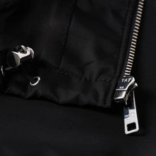 Load image into Gallery viewer, 極美品 PRADA プラダ クロップド ナイロンジップアップジャケット 292101 サイズ42 トライアングルロゴ ブラック 中古 4a001042
