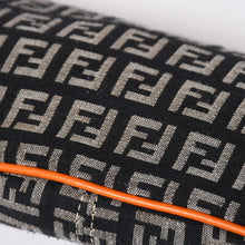 Load image into Gallery viewer, FENDI フェンディ ズッキーノ柄アクセサリーハンドバッグ ブラック オレンジ ポーチ キャンバス レザー パイピング 8BR133 ゴールド金具 美品 中古 4a002018