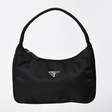 画像をギャラリービューアに読み込む, 極美品 PRADA プラダ ホーボー ハンドバッグ MV515 トライアングルロゴ 三角ロゴプレート ナイロン ブラック 中古 4a002031
