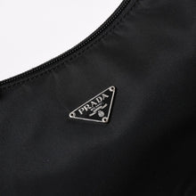 画像をギャラリービューアに読み込む, 極美品 PRADA プラダ ホーボー ハンドバッグ MV515 トライアングルロゴ 三角ロゴプレート ナイロン ブラック 中古 4a002031