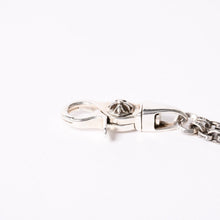Load image into Gallery viewer, 極美品 CHROME HEARTS クロムハーツ DICE DBL KEY CHAIN ダブルダイス キーチェーン 重量約82.9g 2013/.925刻印 シルバー925 中古 4a002525