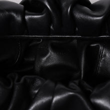 Load image into Gallery viewer, 極美品 BOTTEGA VENETA ボッテガヴェネタ レザー ハンドバッグ ザ ショルダー ポーチ ハンドバッグ ブラック 610524 中古 4a002086
