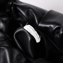 Load image into Gallery viewer, 極美品 BOTTEGA VENETA ボッテガヴェネタ レザー ハンドバッグ ザ ショルダー ポーチ ハンドバッグ ブラック 610524 中古 4a002086