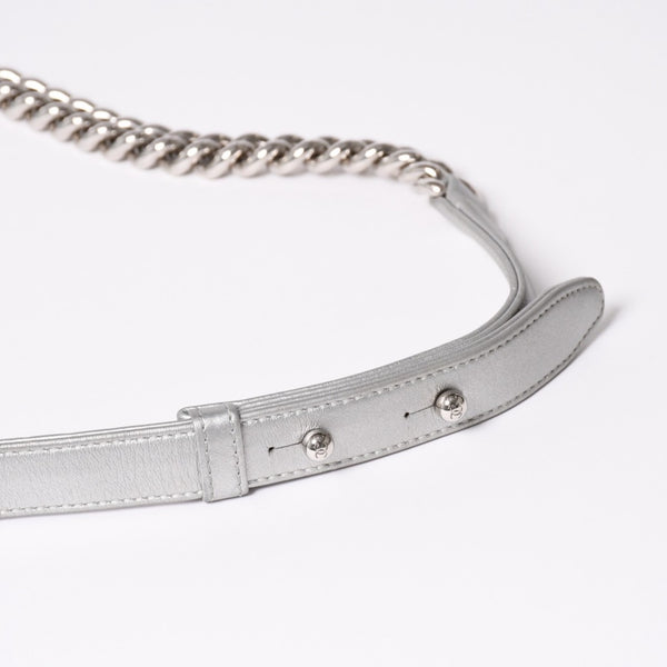 CHANEL シャネル BOY CHANEL 20 ボーイシャネル 20 チェーンショルダーバッグ A67085 25番台 パテント レザー シルバー 美品 中古 4a002378