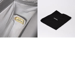 CHANEL シャネル BOY CHANEL 20 ボーイシャネル 20 チェーンショルダーバッグ A67085 25番台 パテント レザー シルバー 美品 中古 4a002378