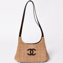 Load image into Gallery viewer, CHANEL シャネル チョコバーライン ワンショルダーバッグ 6番台 ココマーク パッチ パテント コーデュロイ がま口 美品 中古 4a002797