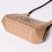 Load image into Gallery viewer, CHANEL シャネル チョコバーライン ワンショルダーバッグ 6番台 ココマーク パッチ パテント コーデュロイ がま口 美品 中古 4a002797