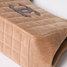 Load image into Gallery viewer, CHANEL シャネル チョコバーライン ワンショルダーバッグ 6番台 ココマーク パッチ パテント コーデュロイ がま口 美品 中古 4a002797