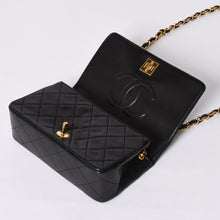 画像をギャラリービューアに読み込む, CHANEL シャネル フルフラップ ミニマトラッセ19 Sチェーンショルダーバッグ A2300 1番台 ココマーク ラムスキン ゴールド金具 美品 中古 4a002130