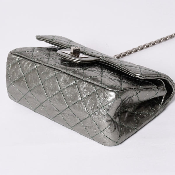 Very Good Condition CHANEL 2.55 W Flap W Chain Shoulder Bag AS0874 No. 11 Vintage Calfskin Metallic Green Used 4a002128
