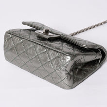 画像をギャラリービューアに読み込む, 極美品 CHANEL シャネル 2.55 Wフラップ Wチェーンショルダーバッグ AS0874 11番台 ヴィンテージカーフスキン メタリックグリーン 中古 4a002128