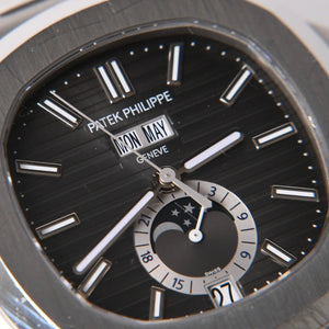 Very Good Condition PATEK PHILIPPE Patek Philippe Nautilus 5711G-001 Nautilus Black Dial SS Watch 2020 Guarantee Included Used 4a002318