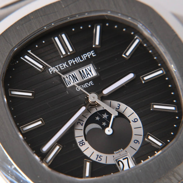 Very Good Condition PATEK PHILIPPE Patek Philippe Nautilus 5711G-001 Nautilus Black Dial SS Watch 2020 Guarantee Included Used 4a002318