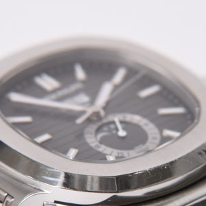 Very Good Condition PATEK PHILIPPE Patek Philippe Nautilus 5711G-001 Nautilus Black Dial SS Watch 2020 Guarantee Included Used 4a002318