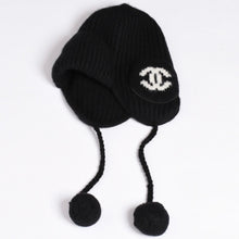 画像をギャラリービューアに読み込む, 新品未使用 CHANEL シャネル 26AW フライトキャップ パイロットキャップ ボンボン付き ニット帽 AAB271 ココマーク カシミヤ シルク ブラック 中古 4a001771
