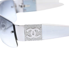画像をギャラリービューアに読み込む, 極美品 CHANEL シャネル ハーフリム サングラス 4117-B c.124/8G サイズ62□16 125 ココマーク 玉虫カラー ラインストーン 中古 4a002131