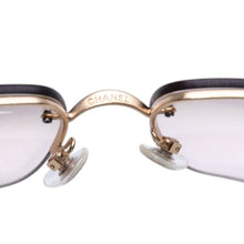 Load image into Gallery viewer, CHANEL シャネル ハーフリム サングラス アイウェア 4092-B c.102/8Z サイズ62□15 120 ココマーク ラインストーン 美品 中古 4a002136