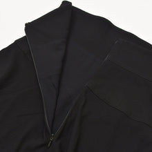 Load image into Gallery viewer, 極美品 CHANEL シャネル シャネルブティックブラックスカート フレア メロー仕上げ レーヨン スカート ヴィンテージ ブラック 黒 中古 4a002148