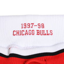 画像をギャラリービューアに読み込む, 新品同様 Mitchell&amp;Ness Just Don ミッチェルアンドネス ジャストドンコラボ シカゴブルズ トラックパンツ ジャージパンツ レッド ホワイト ブラック Mサイズ 4a002289 中古