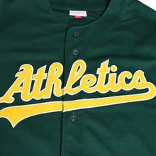 Load image into Gallery viewer, 新品同様 Mitchell&amp;Ness ミッチェルアンドネス オーセンティックベースボールジャージ オークランドアスレチックス 1997 ホセカンセコ グリーン イエロー XLサイズ 中古 4a002220