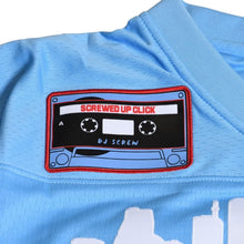 Load image into Gallery viewer, 新品同様品 Mitchell&amp;Ness ミッチェルアンドネス DJスクリュー DJ Screw×Screwed UP Click オフィシャルコラボレーションフットボールジャージ ライトブルー サイズM 4a002212