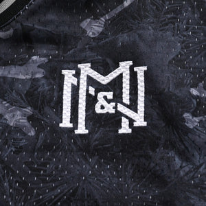 新品同様 Mitchell&Ness ミッチェルアンドネス × マスターマインドワールド コラボレーション ワールドプリントタンクトップ ノースリーブ スカル ボーン カモフラージュ Lサイズ 中古 4a002235