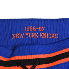画像をギャラリービューアに読み込む, 新品同様 Mitchell&amp;Ness Just Don ミッチェルアンドネス ジャストドンコラボ ニューヨークニックス トラックパンツ ブルー オレンジ ブラック Lサイズ 中古 4a002288