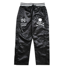 Load image into Gallery viewer, 新品同様 Mitchell&amp;Ness x Mastermind world ミッチェルアンドネス × マスターマインドワールド TEAR PANTS サイズ L ブラック スカル 中古 4a002177