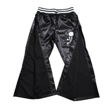 Load image into Gallery viewer, 新品同様 Mitchell&amp;Ness x Mastermind world ミッチェルアンドネス × マスターマインドワールド TEAR PANTS サイズ L ブラック スカル 中古 4a002177
