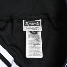 Load image into Gallery viewer, 新品同様 Mitchell&amp;Ness x Mastermind world ミッチェルアンドネス × マスターマインドワールド TEAR PANTS サイズ L ブラック スカル 中古 4a002177