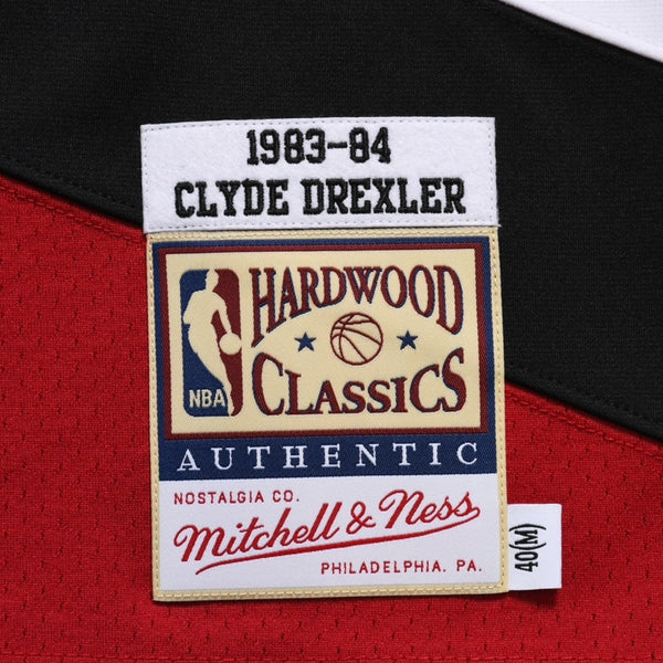 新品同様品 Mitchell&Ness ミッチェルアンドネス ポートランドトレイルブレイザーズ クライドドレクスラー 1983-84 スウィングマンユニフォーム Mサイズ 中古 4a002301