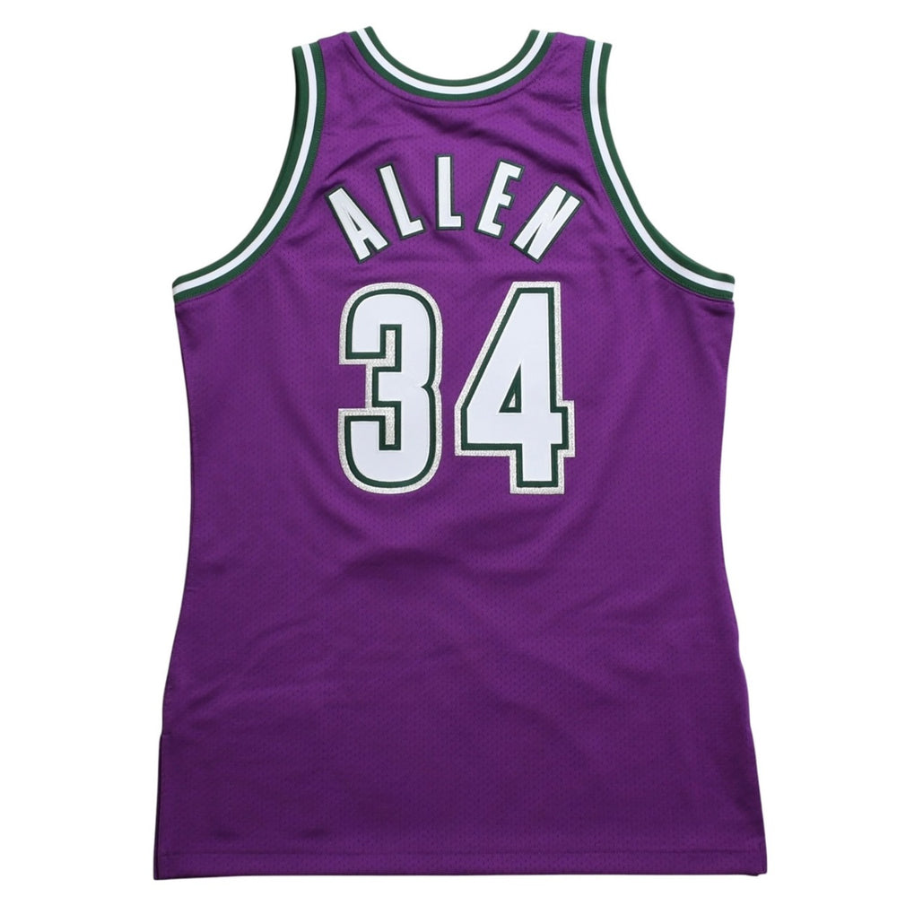 Like new Mitchell&Ness Mitchell &amp; Ness Road Swingman Jersey, Milwaukee Bucks, 2000-01, Size M, Purple, White, Green, Used, 4a002218