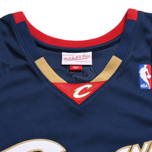 画像をギャラリービューアに読み込む, 新品同様品 Mitchell&amp;Ness ミッチェルアンドネス クリーブランドキャバリアーズ レブロンジェームス 2008-09 スウィングマンユニフォーム ネイビー Mサイズ 中古 4a002210