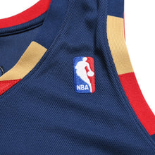 画像をギャラリービューアに読み込む, 新品同様品 Mitchell&amp;Ness ミッチェルアンドネス クリーブランドキャバリアーズ レブロンジェームス 2008-09 スウィングマンユニフォーム ネイビー Mサイズ 中古 4a002210