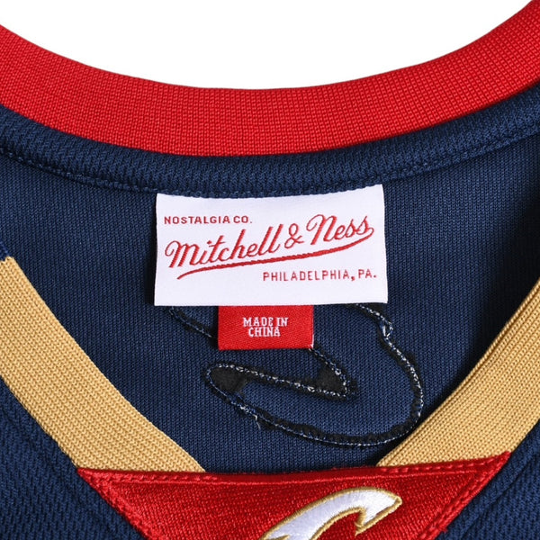 Like new Mitchell&Ness Mitchell &amp; Ness Cleveland Cavaliers LeBron James 2008-09 Swingman Jersey Navy M size Used 4a002210